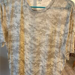 Active USA Men's Short Sleeve Digital Camo Tee - Gray and Cream